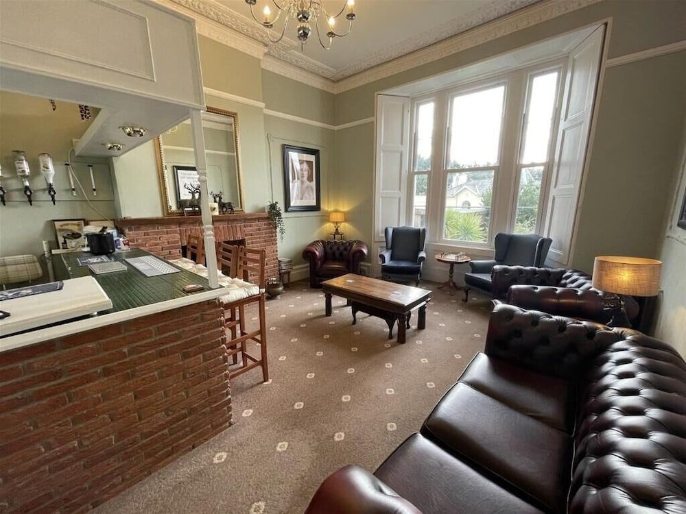 Heathcliff House4