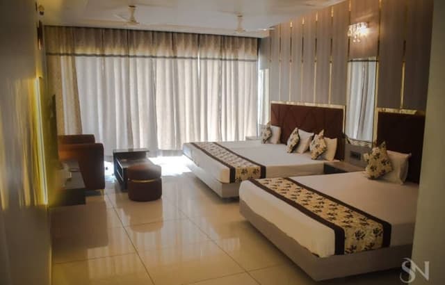 Deluxe Triple Room, City View