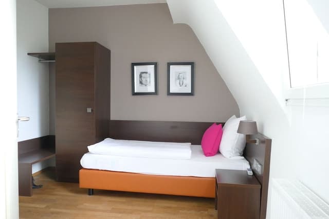 Comfort Single Room