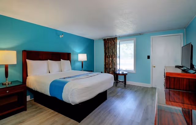 Standard Room, 1 Queen Bed