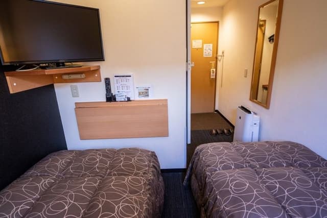 Economy Twin Room, Smoking