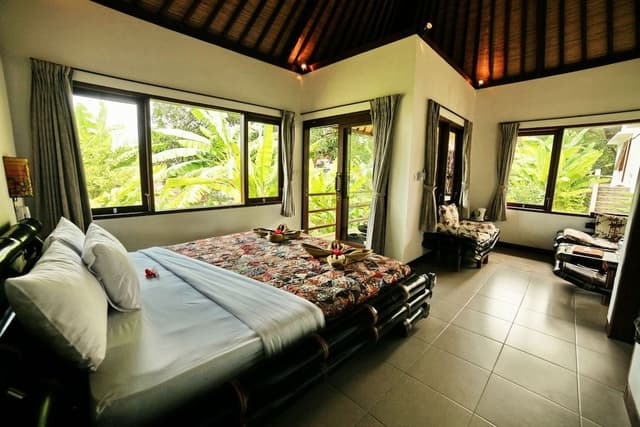 Romantic Bungalow, Garden View