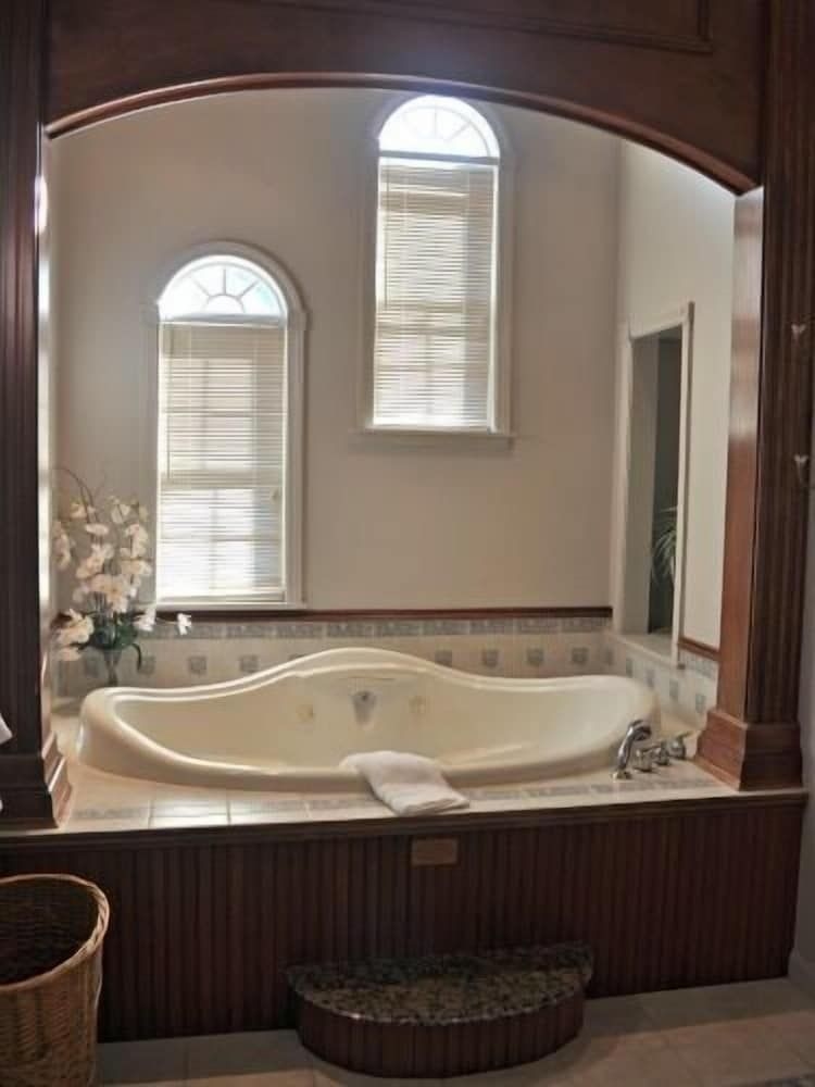Luxury Mountain Getaways at Nordic Village1