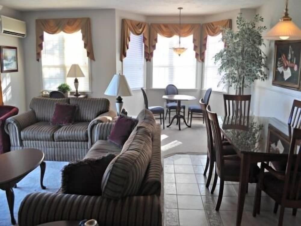 Luxury Mountain Getaways at Nordic Village4