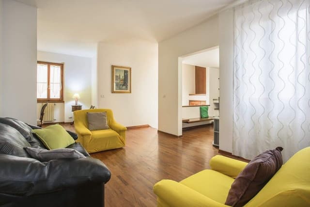 Basic Apartment, Multiple Beds