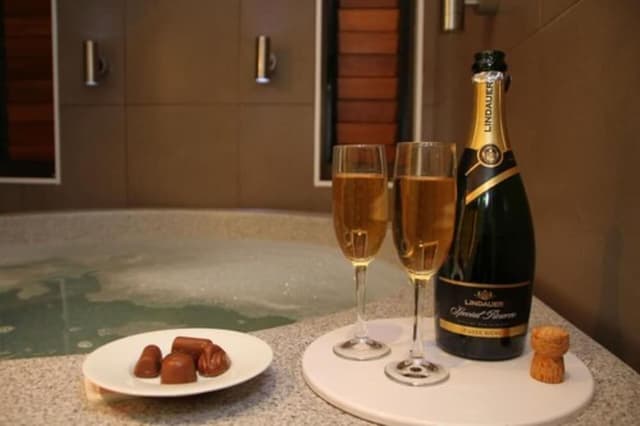 Executive Studio, Non Smoking, Jetted Tub (Executive Spa Studio)