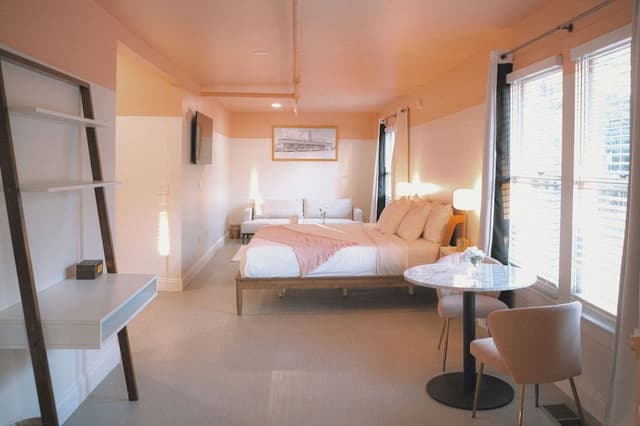 Superior King Suite
