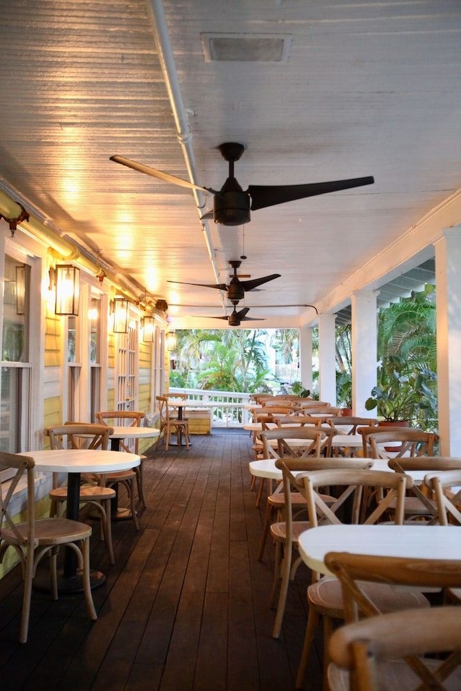 The Historic Peninsula Inn & Spa4
