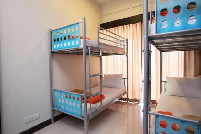 6 Beds Mixed Dormitory, Shared Bathroom