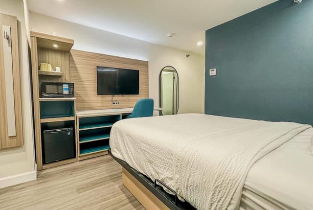 Room, 1 Queen Bed, Non Smoking