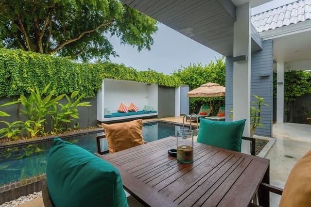 Family Pool Villa