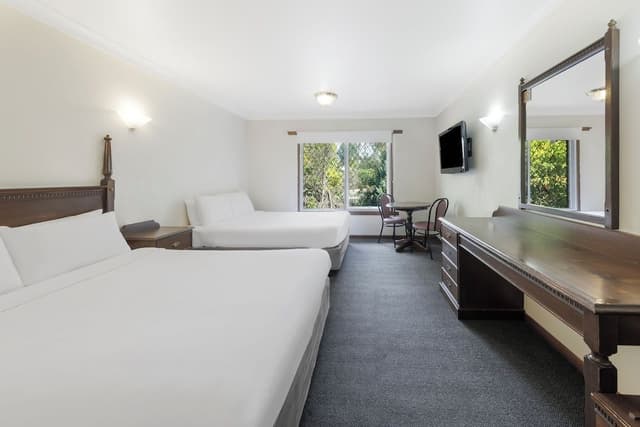Standard Room, 2 Queen Beds, Ensuite