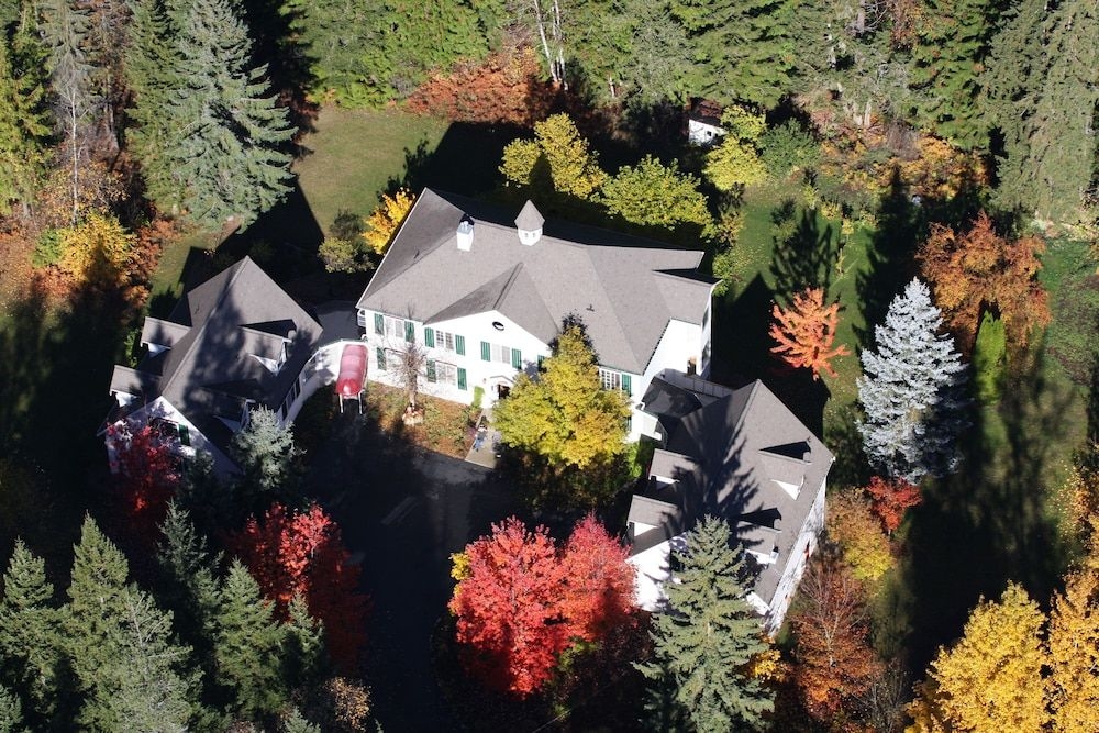 The Inn at the Ninth Hole1