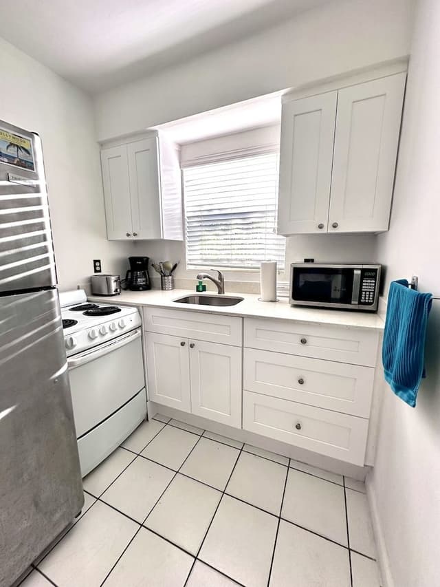 Deluxe Studio, 1 King Bed with Sofa bed