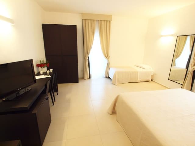 Deluxe Triple Room, Park View