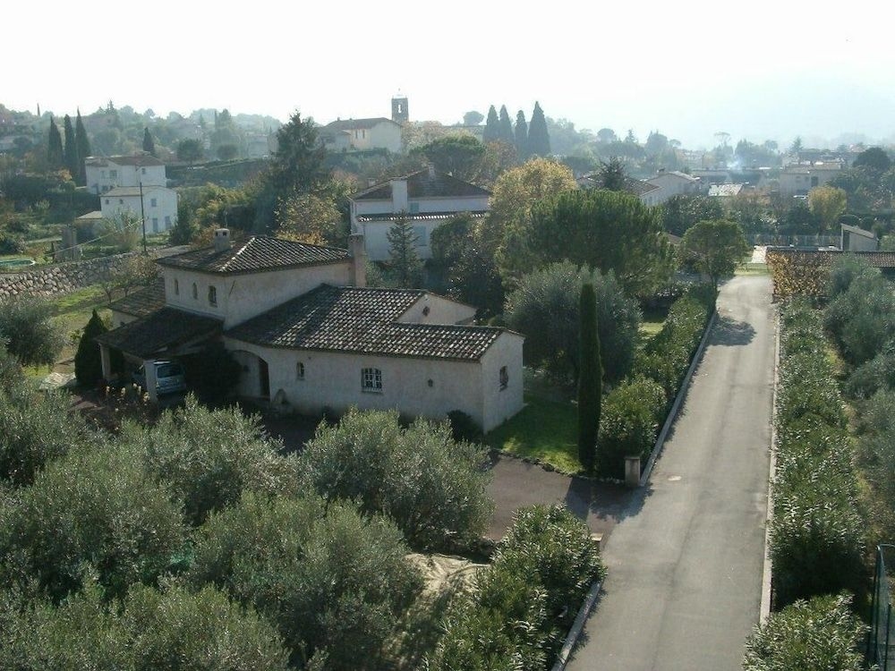 Hotel du Bosquet0