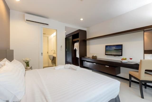 2 Bedroom Suite