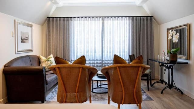 Deluxe Suite