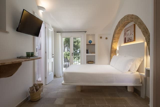 Room, Garden View