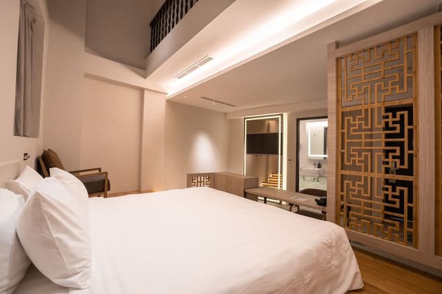 Deluxe Family Room