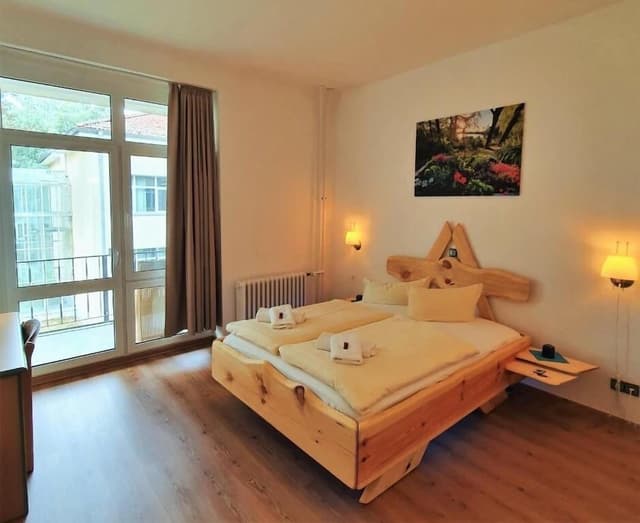 Comfort Double Room, Partial Lake View