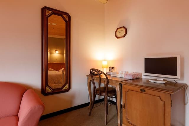 Family Room up to 4 guests (Non-Smoking)