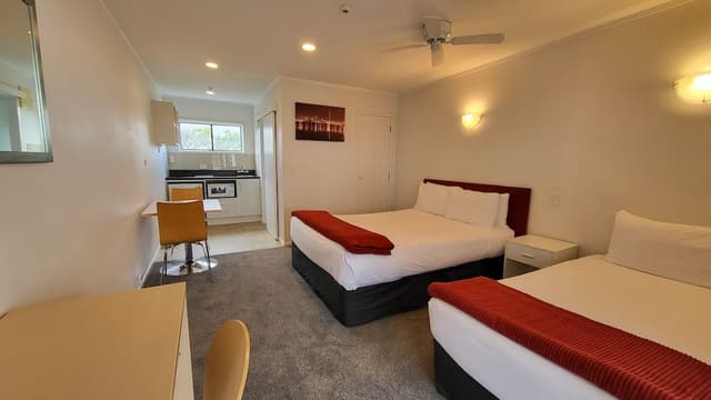Standard Twin Room, Ensuite (Studio - Twin)
