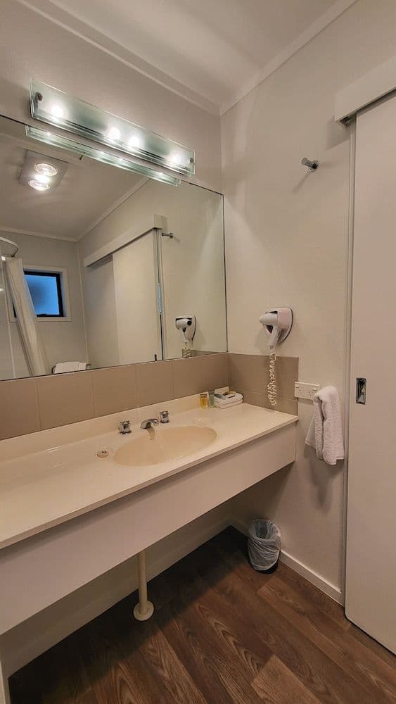 Deluxe Room, Hot Tub