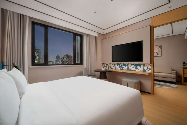 KING DELUXE SUITE