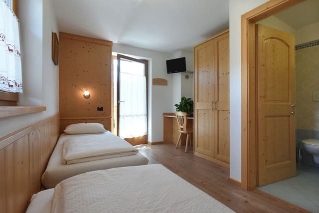 Twin Room, 2 Twin Beds