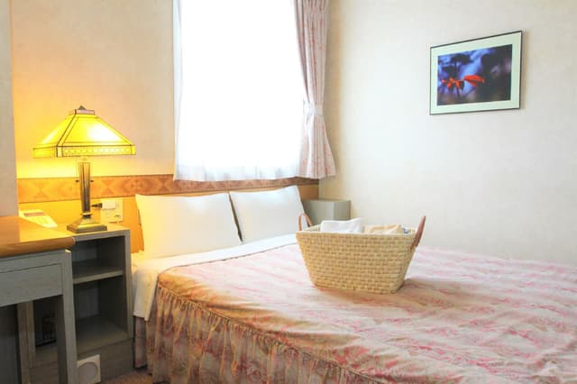 Single room with 1 semi double bed, Non Smoking