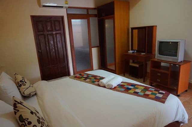 1 Bedroom Apartment (Por Dee)
