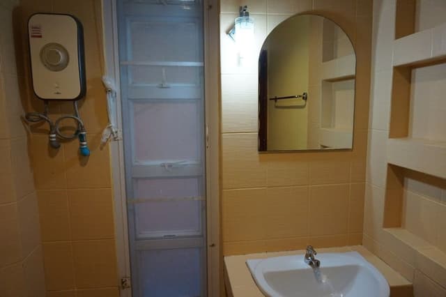 1 Bedroom Apartment (Por Dee)