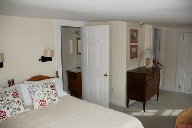 King Room with Balcony: 301