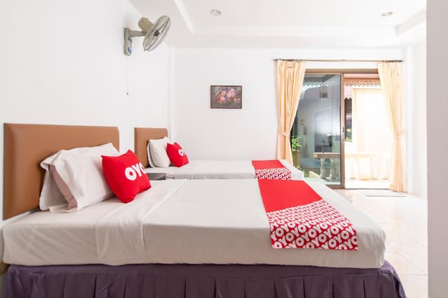 Standard Twin Room