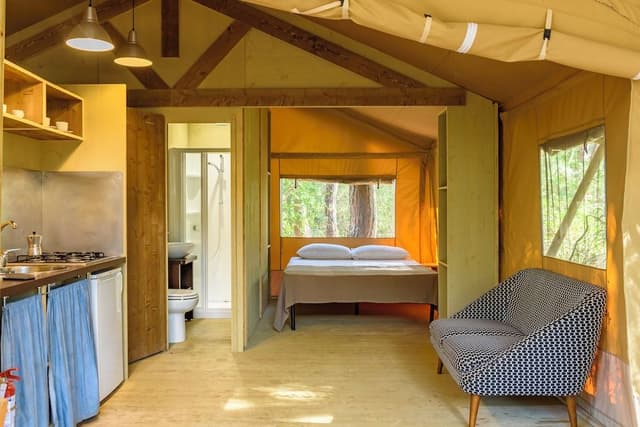 Tent (Country Lodge 6 Adults)