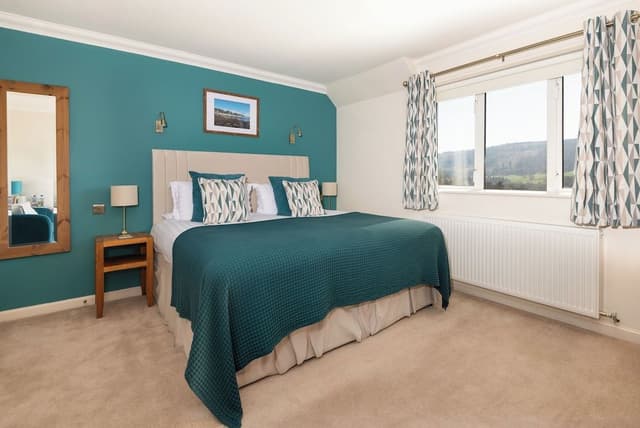 Classic Double Room, 1 King Bed, Non Smoking, Valley View