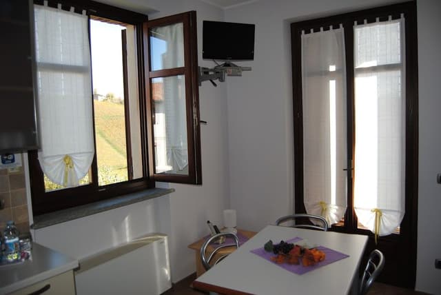 Classic Studio, Hill View