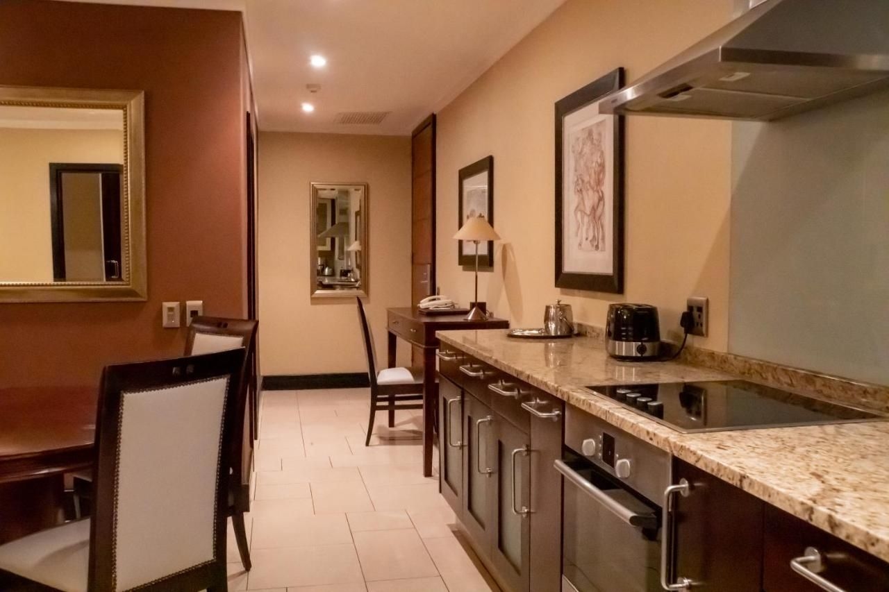 The Raphael Penthouse Suites3