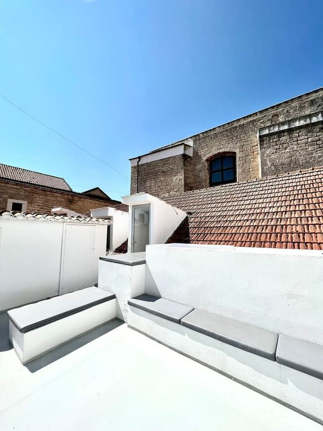 Double Room, No Windows