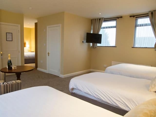 Family Room Ensuite