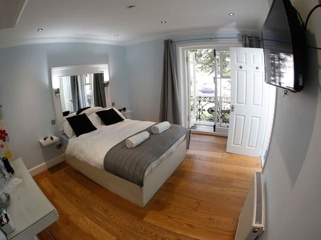 Double Room, Ensuite (Room 4)