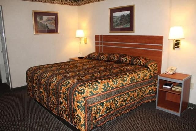 King Room with Spa Bath