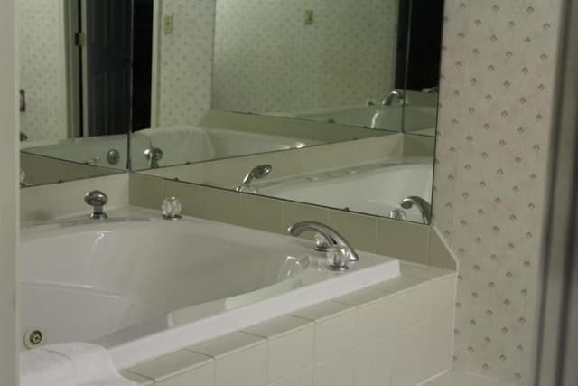 King Room with Spa Bath