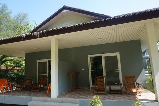 Bungalow Pool View Beach Side
