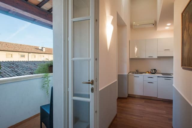 Suite, Balcony
