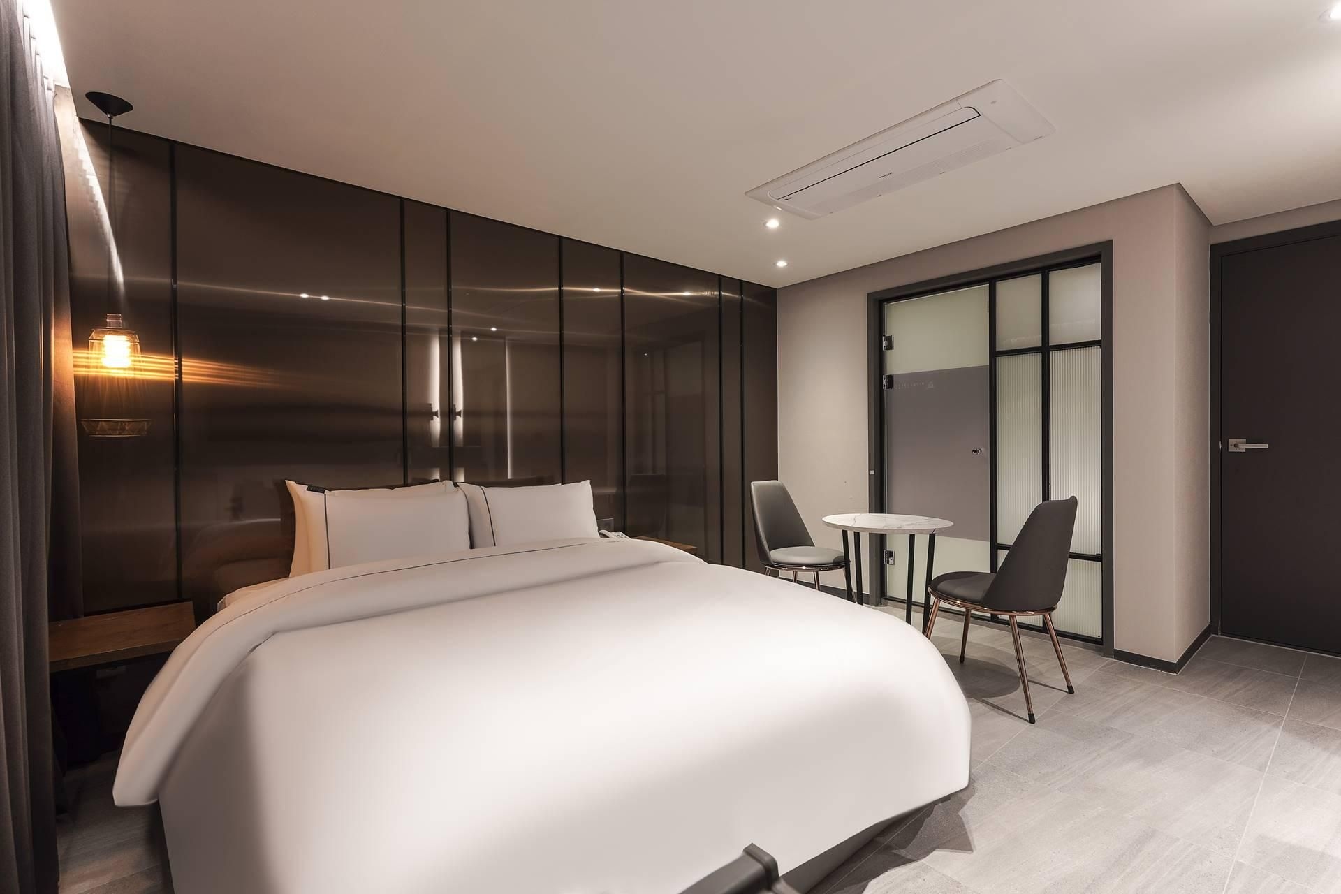 โรงแรมลูซีร์ (Lucir Hotel)4
