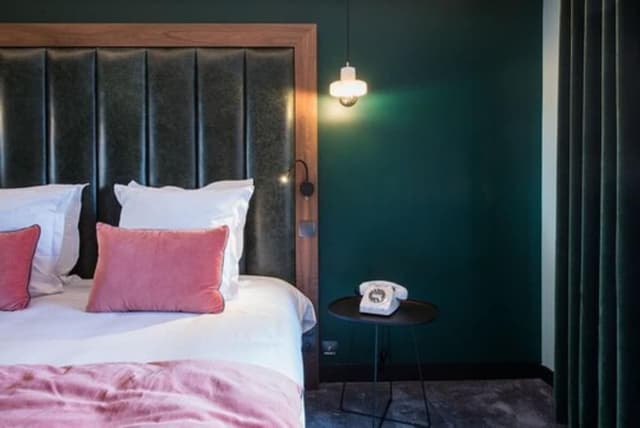 Double Room, Village View