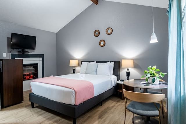 Queen Room