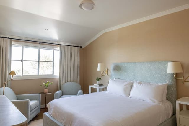 Deluxe Room, 1 King Bed, Ocean View
